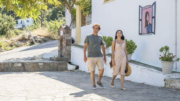 «Οι νέοι βρίζουν, οι γέροι κάνουν κωμωδίες»