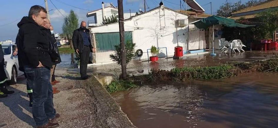 Κακοκαιρία: Υπερχείλισε ο Σπερχειός – Πλημμύρισε η Δυτική Αχαΐα