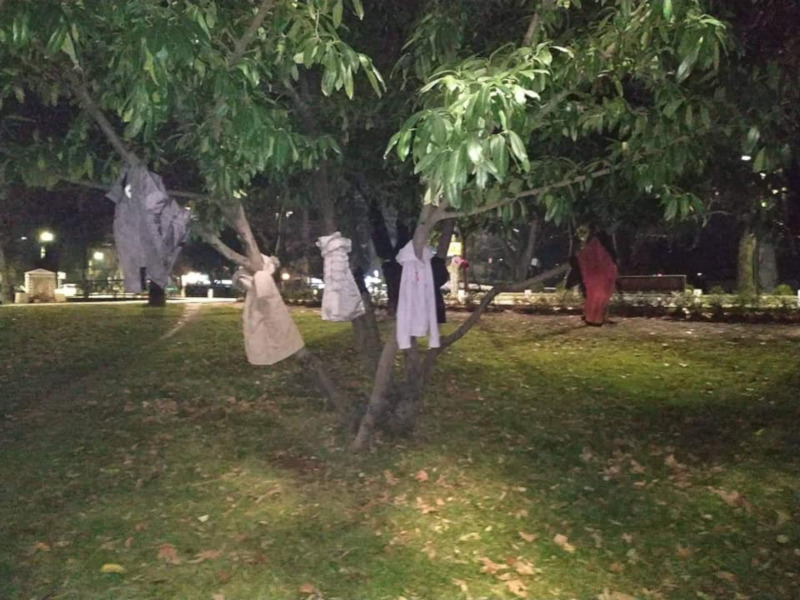 Μπουφάν στα δέντρα της Έδεσσας για εκείνους που έχουν πραγματική ανάγκη