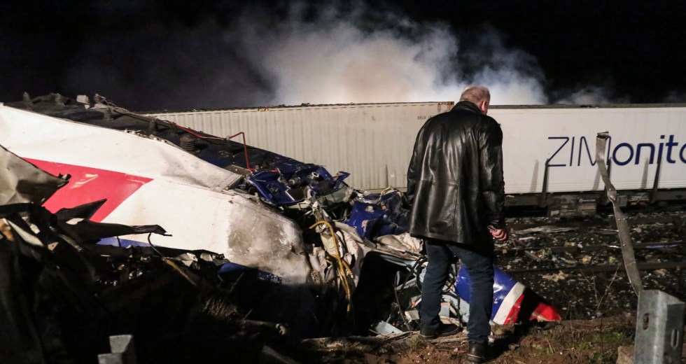 Καρέ καρέ το αποτύπωμα του εφιάλτη στα Τέμπη