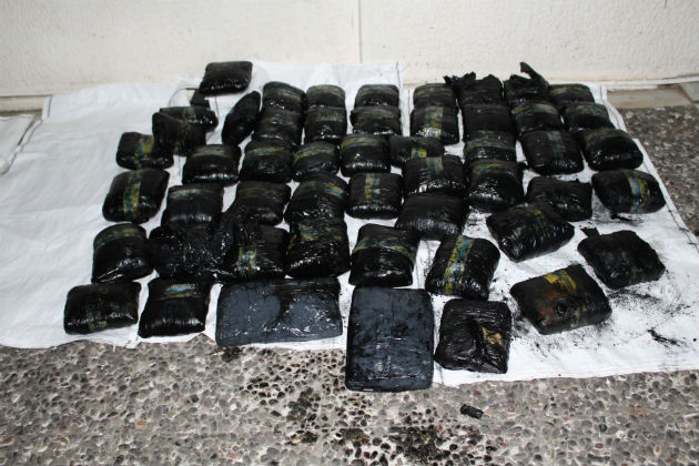 52 κιλά μαριχουάνας κρυμμένα σε μπουκάλα υγραερίου σε ύφαλα πλοίου