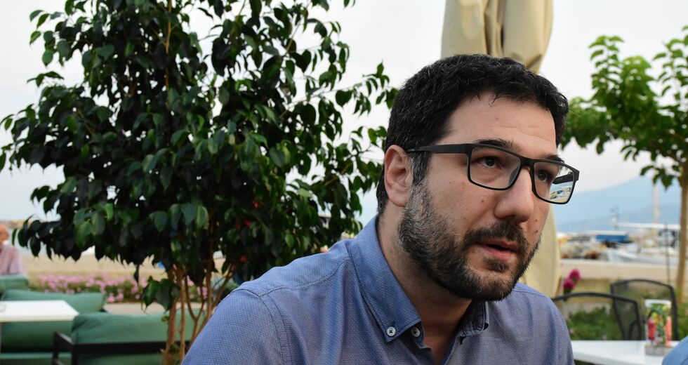«Τρομοκρατούν όποιον διαφωνεί»