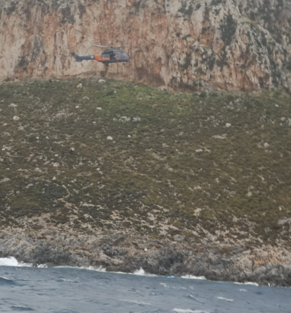 Ναυάγιο στη Λέρο με 41 διασωθέντες, μια νεκρή και τρία παιδιά σε κρίσιμη κατάσταση