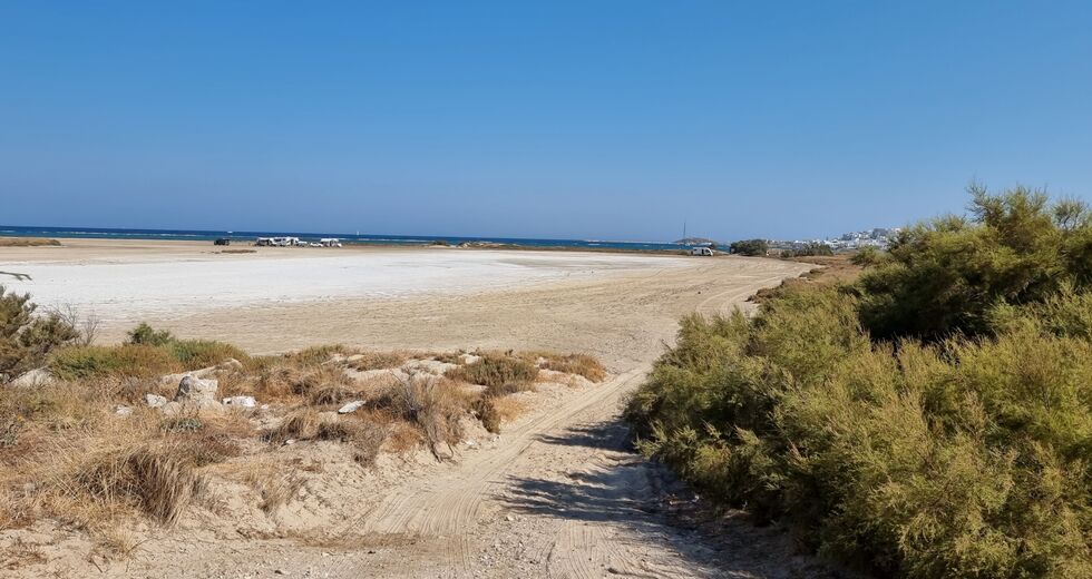 Τσαλαπατούν βιότοπο με τη βούλα του δήμου