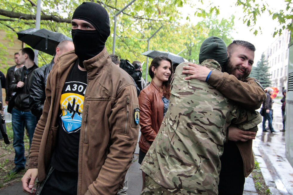 «Τάγμα Αζόφ»: Του Αδόλφου τα παιδιά βγήκαν παγανιά