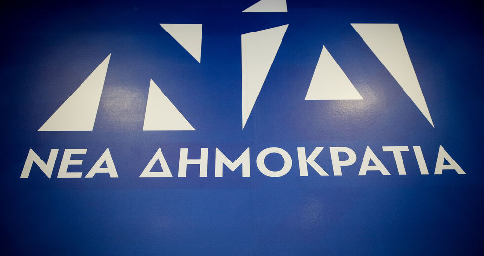 Κυβέρνηση και αντιπολίτευση μπροστά στο β’ κύμα