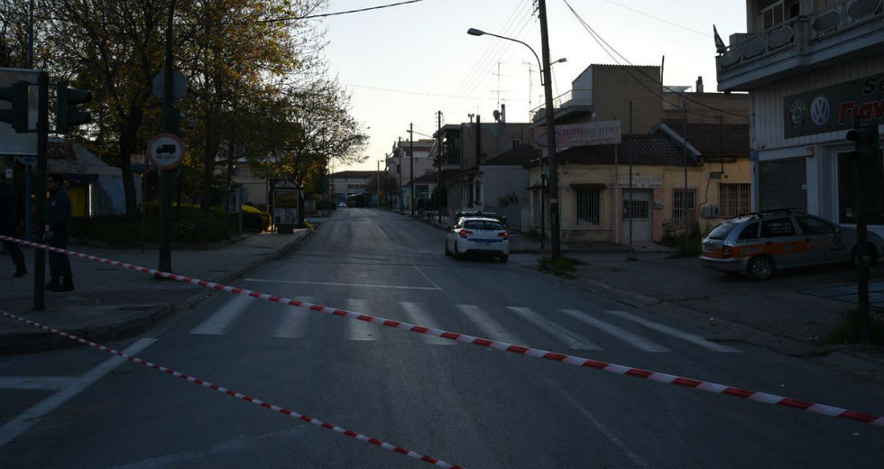Τσιόδρας και Χαρδαλιάς στον οικισμό των Ρομά στη Λάρισα