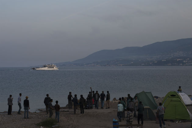 Εν μέσω διαμαρτυριών συνεχίζονται οι επαναπροωθήσεις