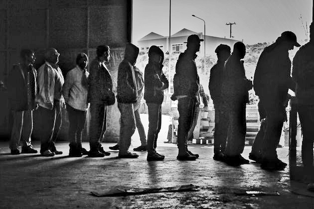 «24 ώρες» με τους πρόσφυγες στη Μυτιλήνη