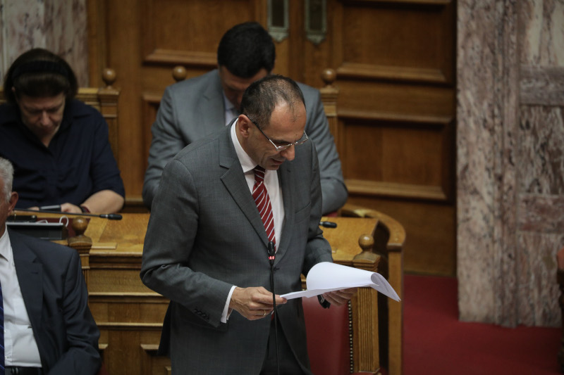 Πέρασε το νομοσχέδιο για το επιτελικό κράτος μετά από ένα «επεισοδιακό» διήμερο