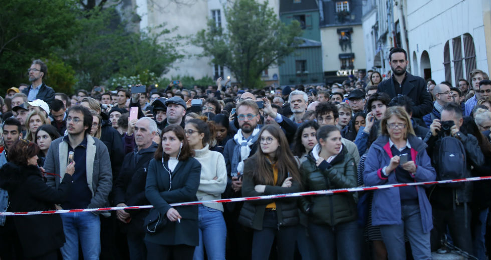 Στις φλόγες ένα από τα πλέον θαυμαστά αρχιτεκτονικά μνημεία