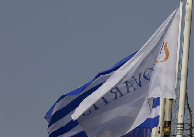 Στις ΗΠΑ σκάνδαλα… στην Ελλάδα σκευωρίες