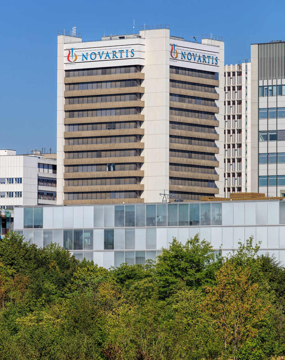 Πώς η «σκευωρία» Novartis ξανάγινε σκάνδαλο
