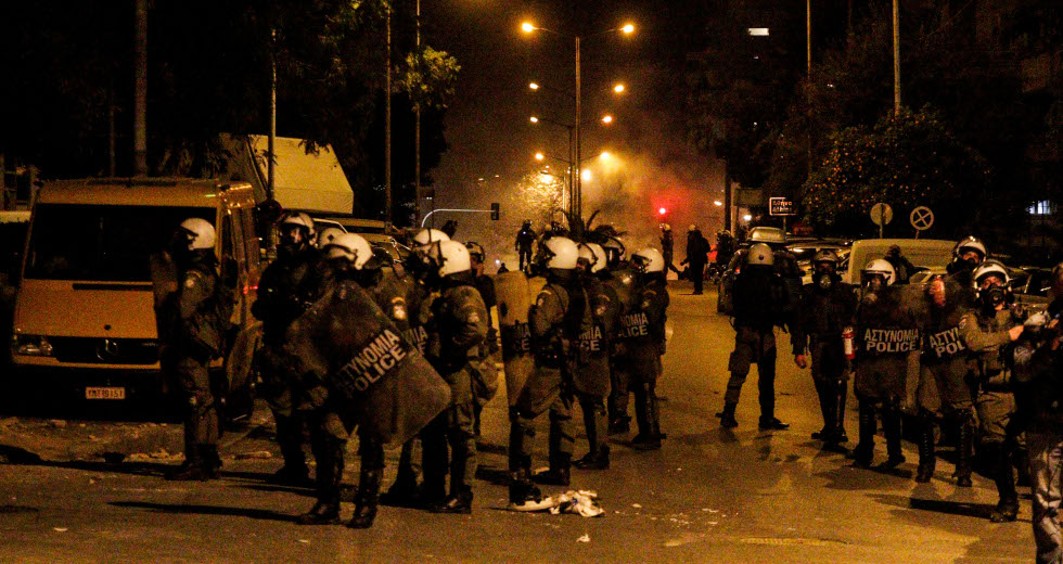 Ξέσπασμα οργής και άγριας καταστολής στη Ν. Σμύρνη