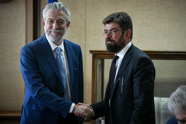 Χαμόγελα, χρώμα, φλας και… όρκοι