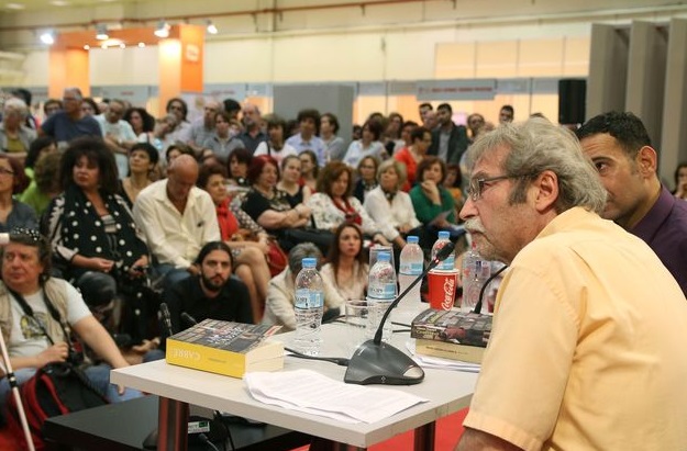 Κοσμοσυρροή για τους σταρ συγγραφείς του Νότου