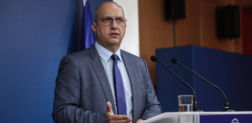 Πυροδοτεί την ένταση η κυβέρνηση, νέα απάντηση φοιτητών μπροστά στον «Αίαντα»