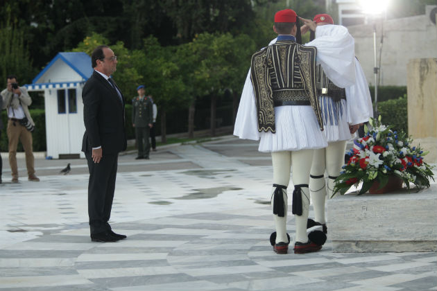 «Αν κάποιος αγαπάει την Ελλάδα, επενδύει στην Ελλάδα»