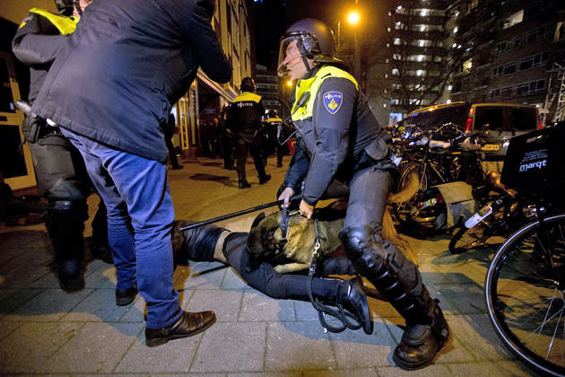 Νταηλίκια με φόντο τις κάλπες
