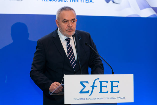 Αναζητούνται νέα «μείγματα» στην πολιτική για το φάρμακο
