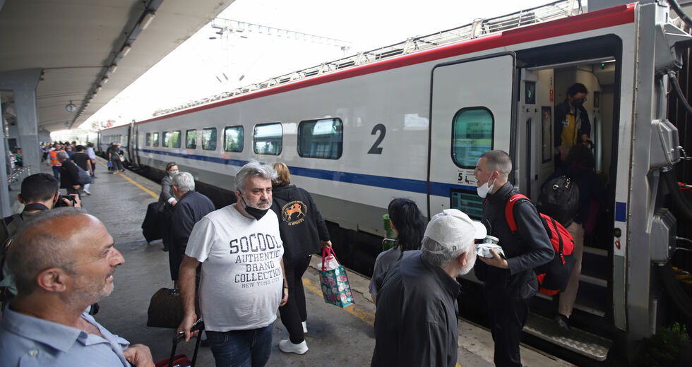 Νέα επέλαση ιδιωτών στις μεταφορές