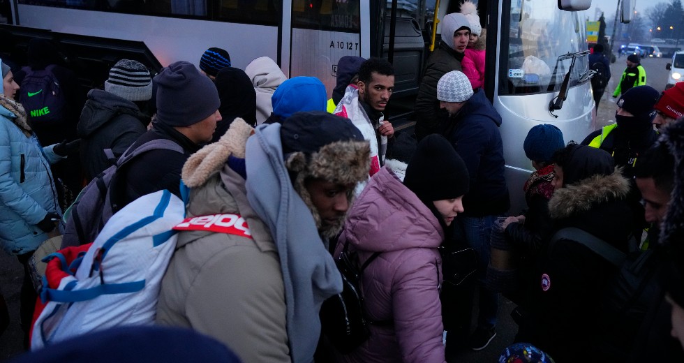 Στη δίνη του πολέμου και του ξεριζωμού οι Ουκρανοί