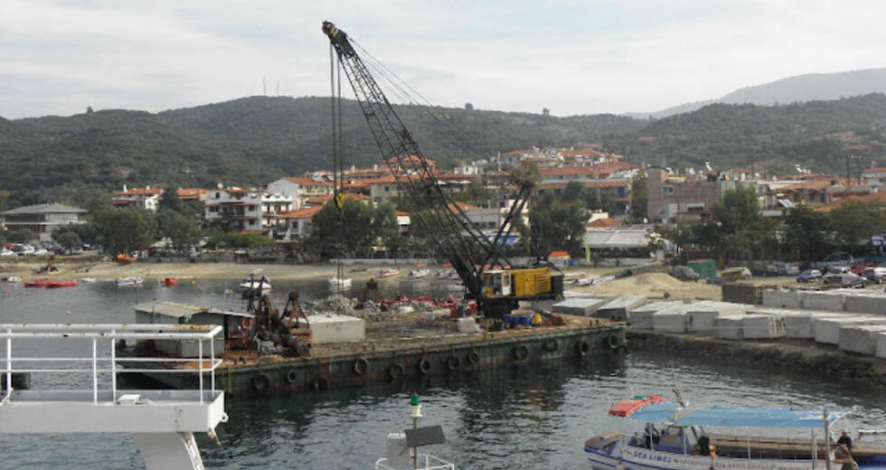 «Γιοφύρι της Αρτας» το λιμάνι στην Ουρανούπολη