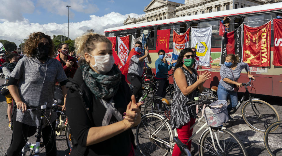 Εικόνες από τις διαδηλώσεις για την Εργατική Πρωτομαγιά σε όλο τον κόσμο