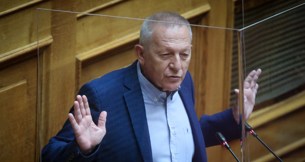 Σφυροκόπημα κατά της κυβέρνησης για την παρακολούθηση Ανδρουλάκη