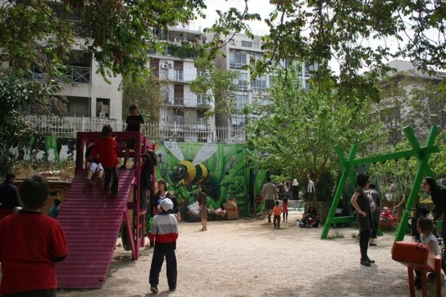 Η Αθήνα στα χέρια τους