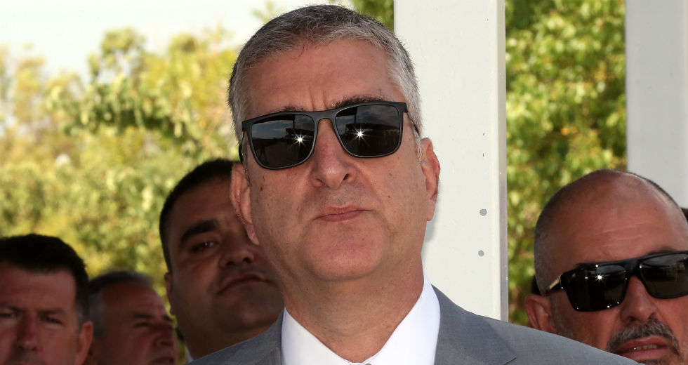 Ταίριαξαν τα προσόντα με τον διοικητή!