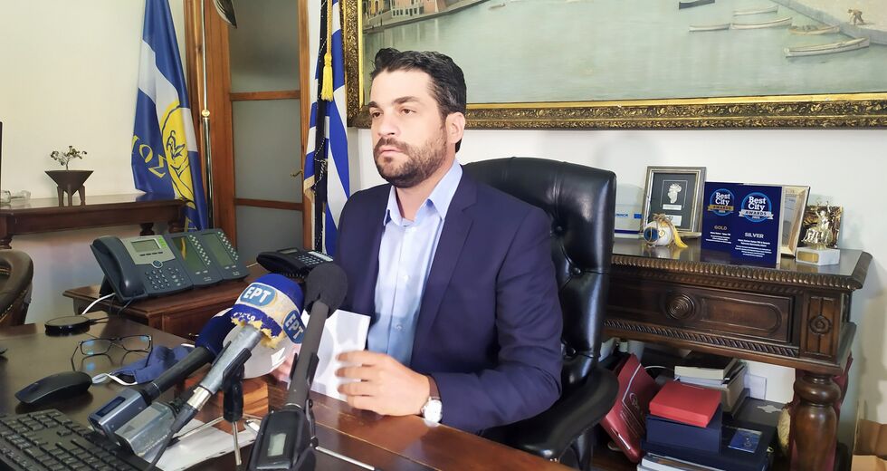 Εριδες πάνω από τον τάφο του Μίκη