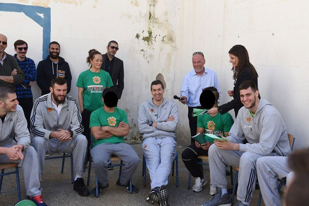 Μέγας είσαι, Μήτσο