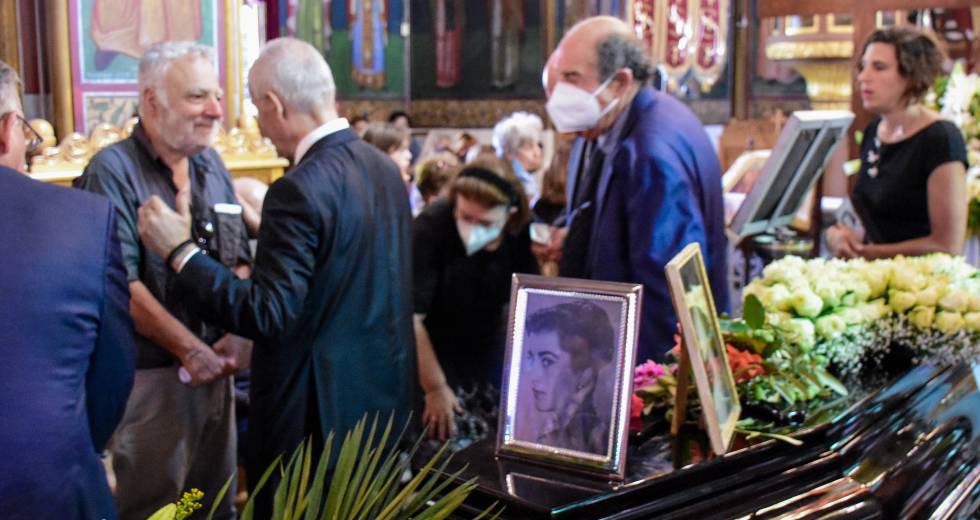 Ο τελευταίος αποχαιρετισμός στην Ειρήνη Παπά