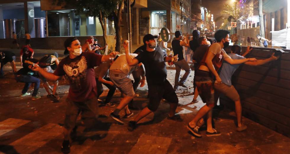 Παραίτηση του υπουργικού ζητά ο πρόεδρος εν μέσω διαδηλώσεων με έναν νεκρό στην Παραγουάη
