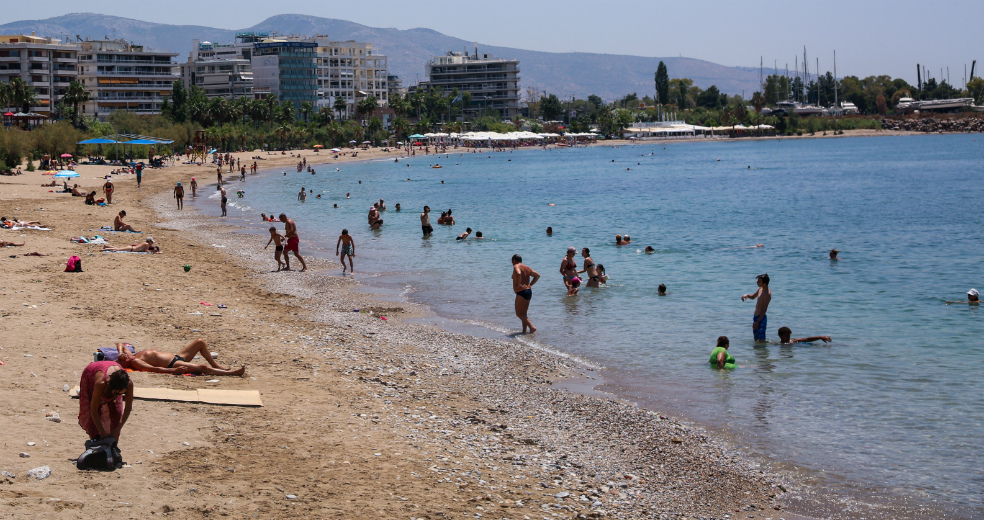 Στις παραλίες για λίγη δροσιά…