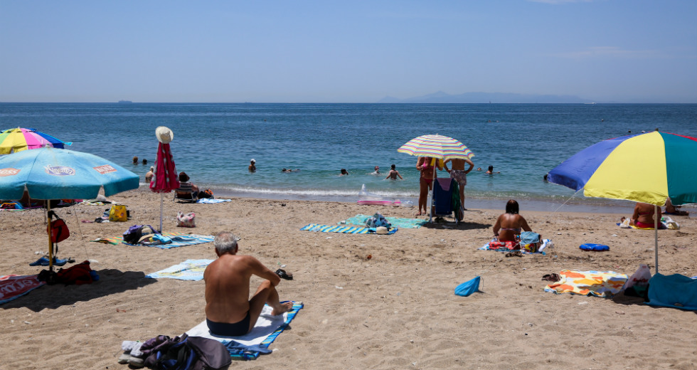 Στις παραλίες για λίγη δροσιά…