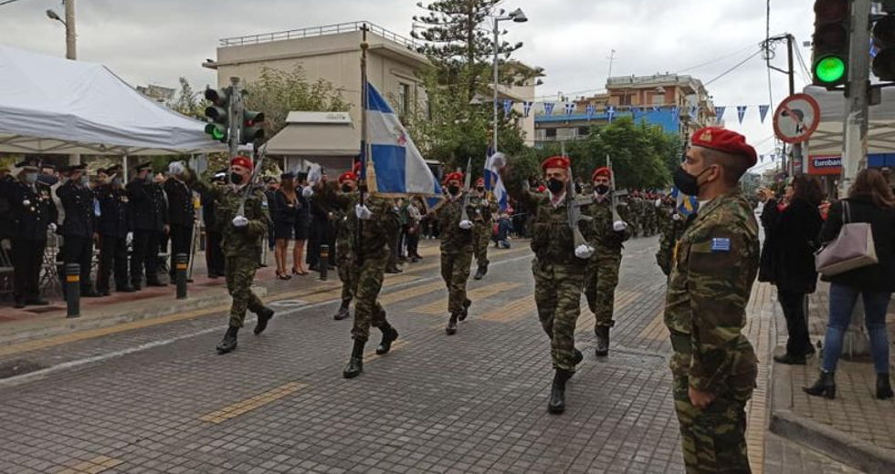 Με παρελάσεις και μέτρα τιμήθηκε στην Κρήτη η επέτειος της 28ης Οκτωβρίου