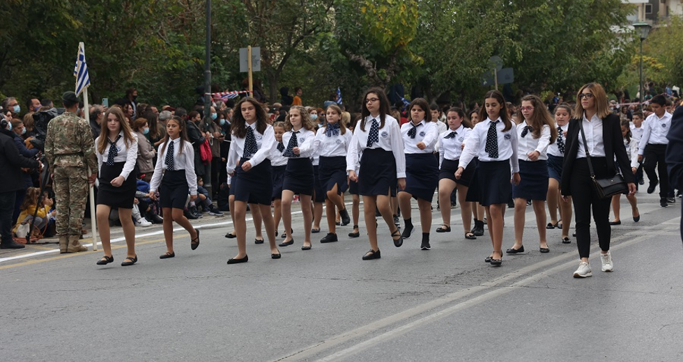 Με παρελάσεις και μέτρα τιμήθηκε στην Κρήτη η επέτειος της 28ης Οκτωβρίου