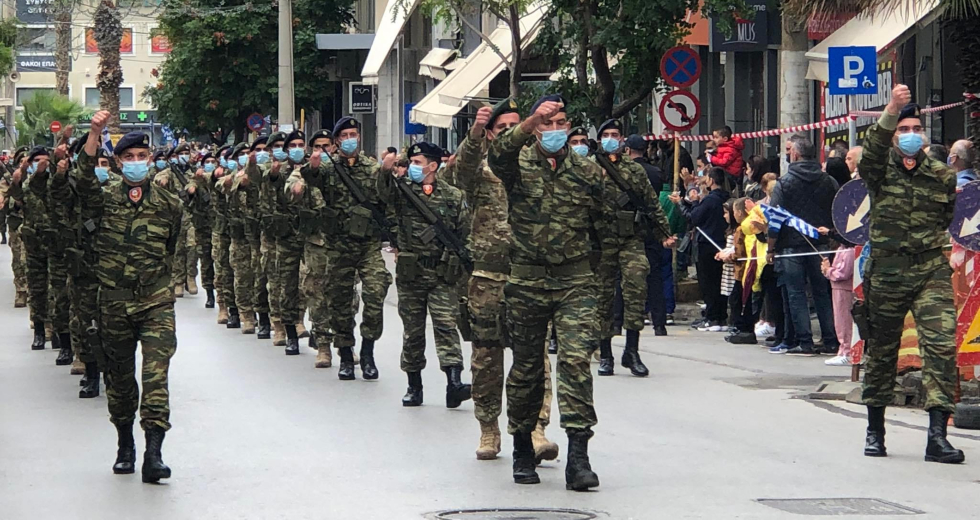 Με παρελάσεις και μέτρα τιμήθηκε στην Κρήτη η επέτειος της 28ης Οκτωβρίου