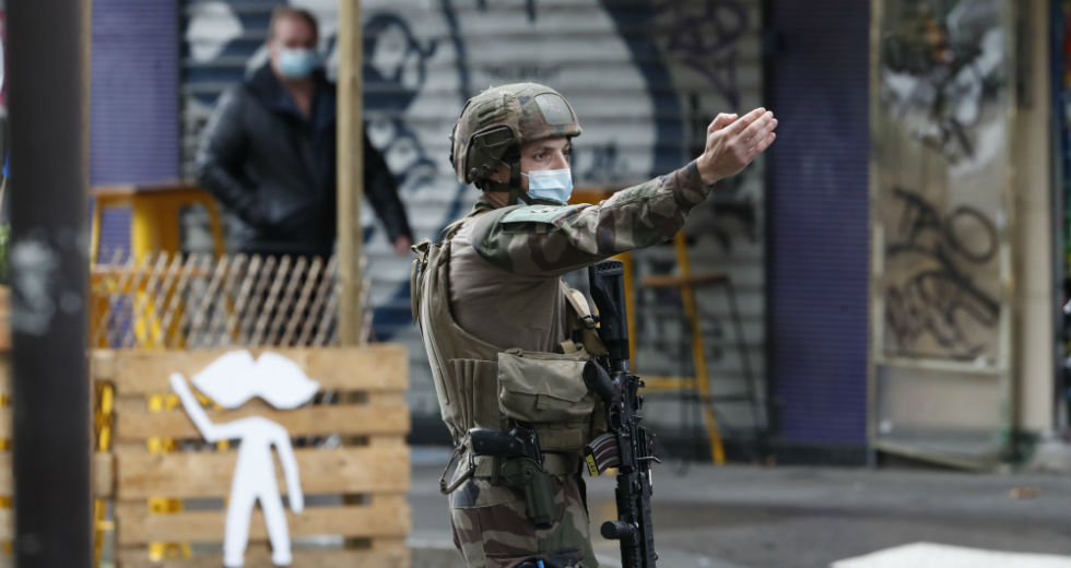 Έρευνα για τρομοκρατία μετά την επίθεση στο Παρίσι