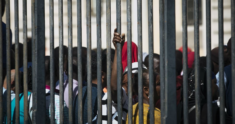 Κατάληψη στο «Πάνθεον» στο Παρίσι υπέρ των μεταναστών χωρίς έγγραφα