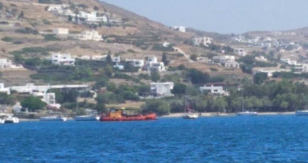 Η ρύπανση από το «Σάμινα» απειλεί την Πάρο