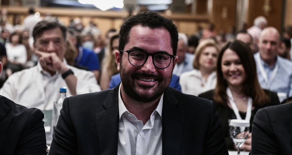 Ασυνεπής πρωθυπουργός, ασόβαρη κυβέρνηση