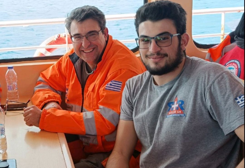 Οικογενειακή υπόθεση ο εθελοντισμός στα χαλάσματα της Τουρκίας