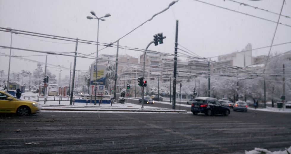 Οι Αθηναίοι είδαν… άσπρη μέρα [ Φωτογραφίες και βίντεο ]