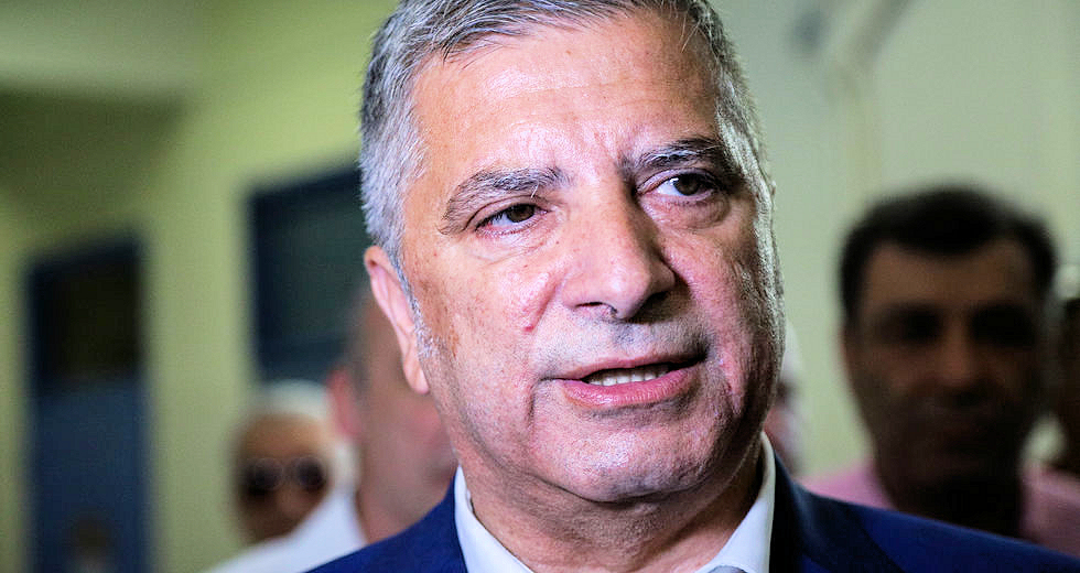 Ερμαια των ιδιωτικών συμφερόντων οι ασθενείς