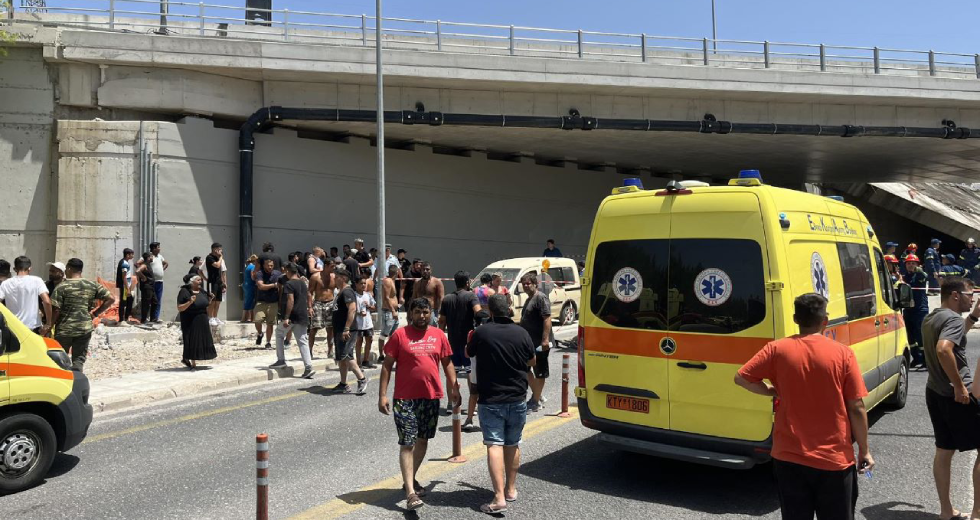 Κατέρρευσε γέφυρα στην Πάτρα – Άγνωστος αριθμός θυμάτων