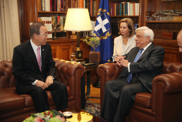 «Γέφυρες κι όχι τείχη μεταξύ των ανθρώπων»
