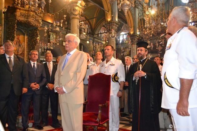 Τορπιλίζοντας τη Δημοκρατία